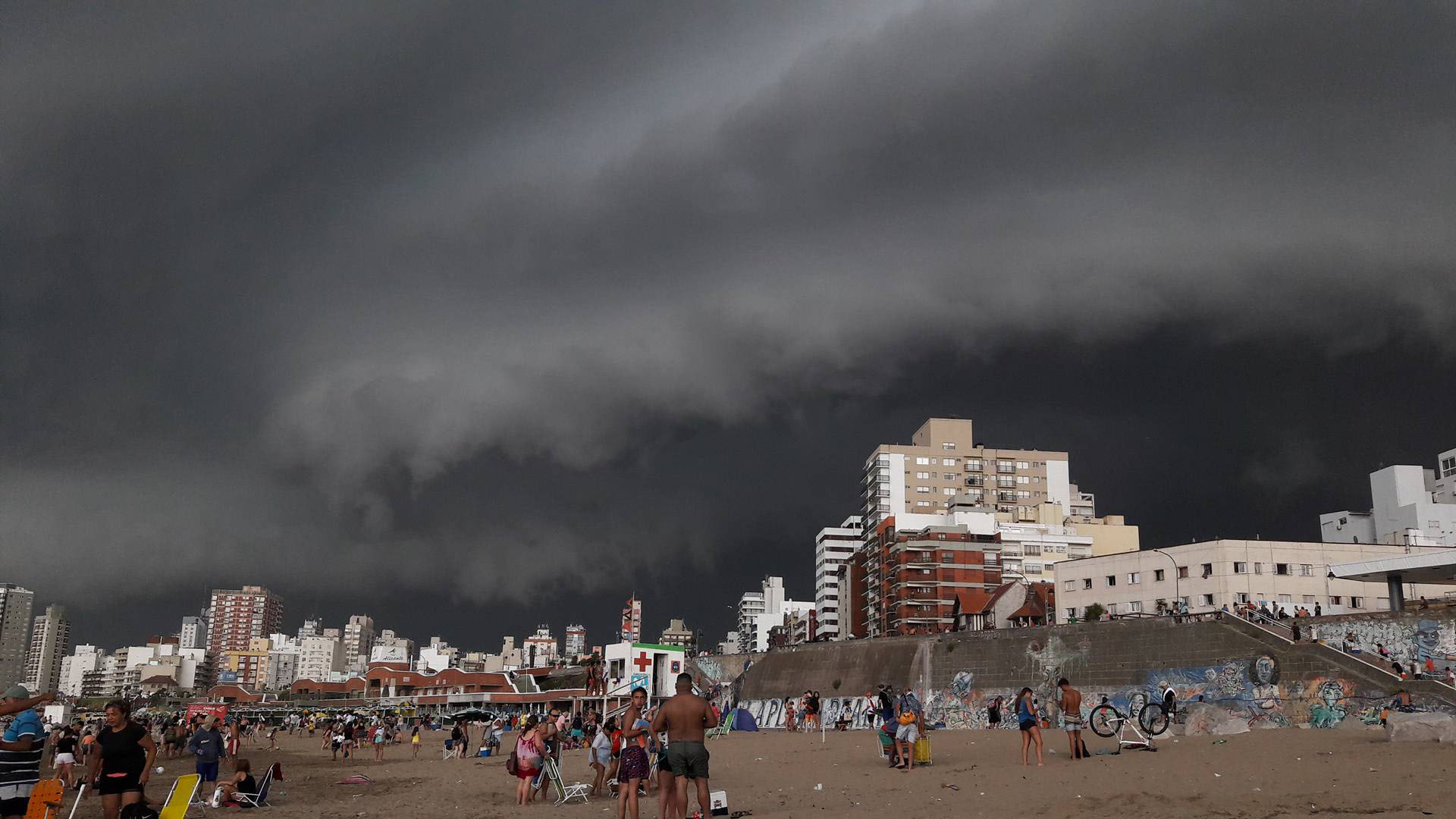 Video Impresionante Temporal En Mar Del Plata Canal Verte